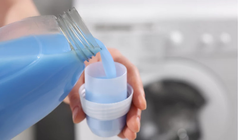 مایع لباسشویی عطری با رایحه خوش و پاک کنندگی مناسب